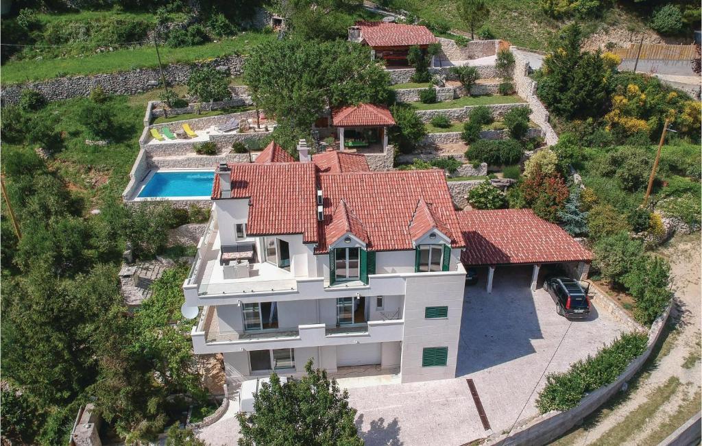 Bazén v ubytování Four-Bedroom Holiday Home In Klis nebo v jeho okolí