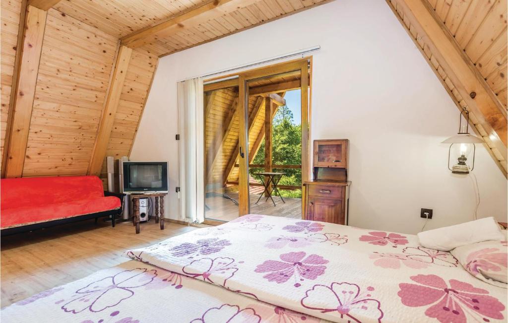Posteľ alebo postele v izbe v ubytovaní One-Bedroom Holiday Home In Delnice