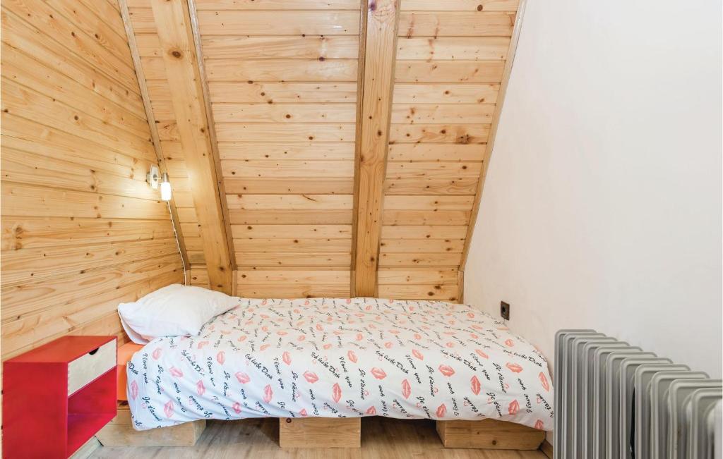 Posteľ alebo postele v izbe v ubytovaní One-Bedroom Holiday Home In Delnice