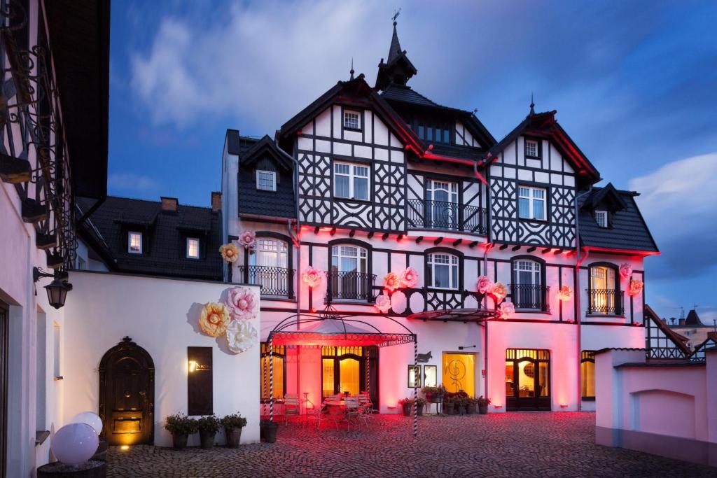 Budova, kde se hotel nachází