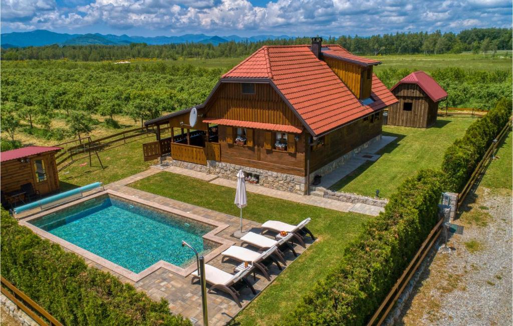 Basen w obiekcie Gorgeous Home In Gospic With Sauna lub w pobliżu
