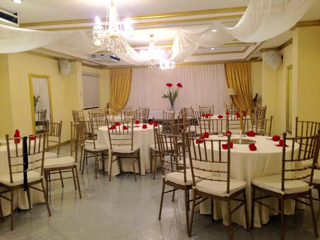 Restaurace v ubytování Spring Plaza Hotel