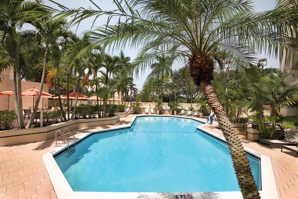 Cozy Two Room Suite with Modern Touches and Pool, Boca Raton (updated ...
