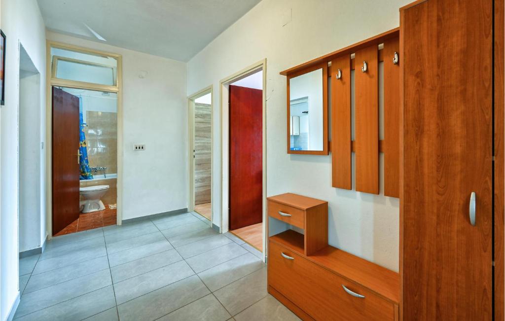 Kúpeľňa v ubytovaní Beach Front Apartment In Pag With Wifi