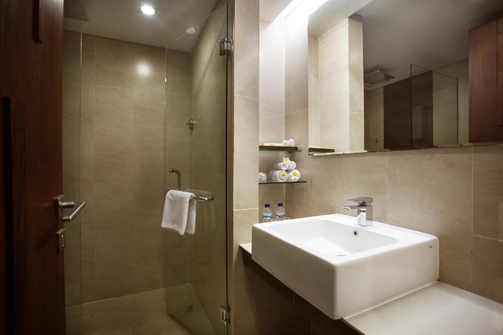 Koupelna v ubytování d'primahotel Seminyak