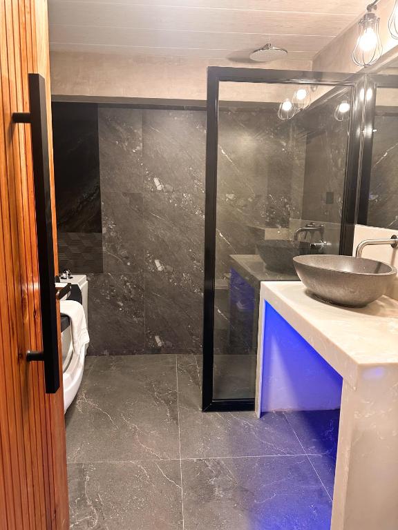 Bagno di Blue Tulip - Rooms with Jacuzzi