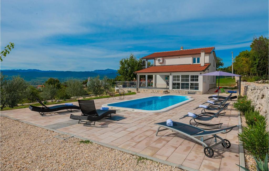 4 Bedroom Nice Home In Vinjani Donji