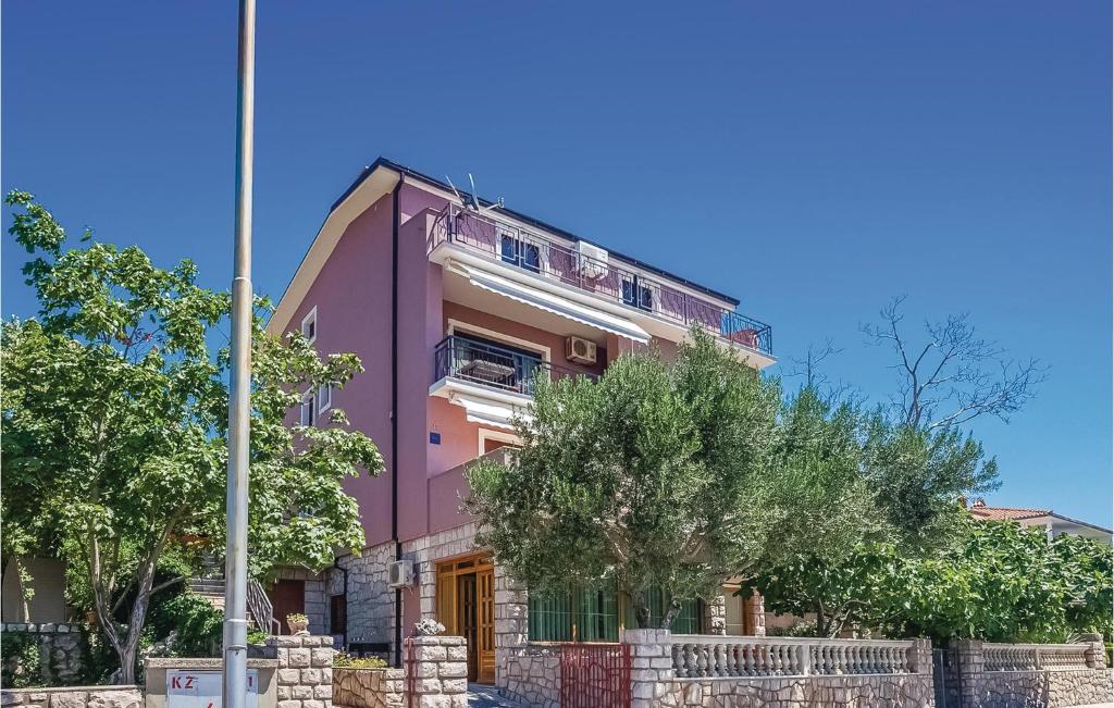 Budova, v ktorej sa apartmán nachádza