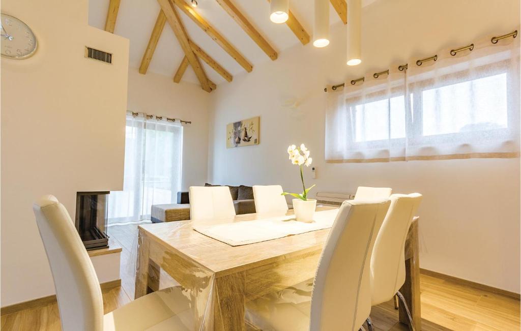 Fotografia z galérie ubytovania Stunning Home In Sisan With Wifi v destinácii Šišan