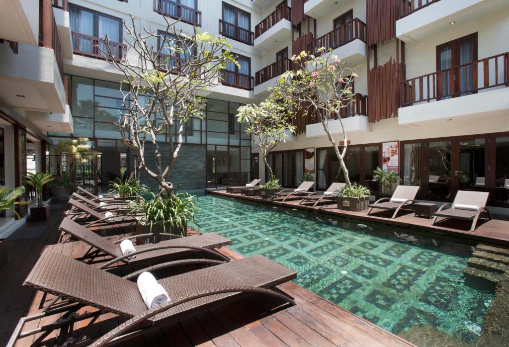 The swimming pool at or close to d'primahotel Seminyak