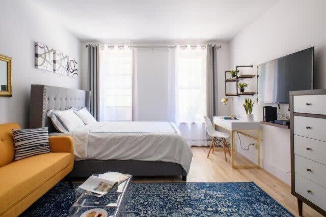 Katil atau katil-katil dalam bilik di 1597-3 Studio Upper East Side Apt W&D in unit