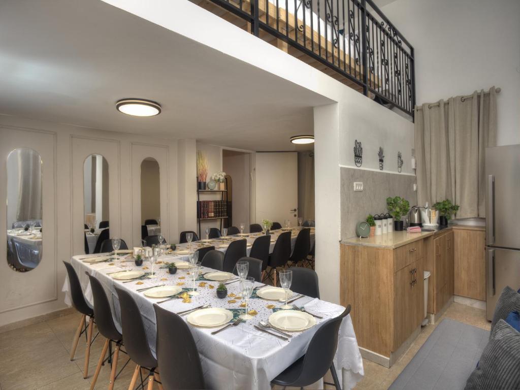 Posezení v ubytování בראשית - סוויטות בוטיק בצפת העתיקה - Beresheet - Boutique Suites in the Old City