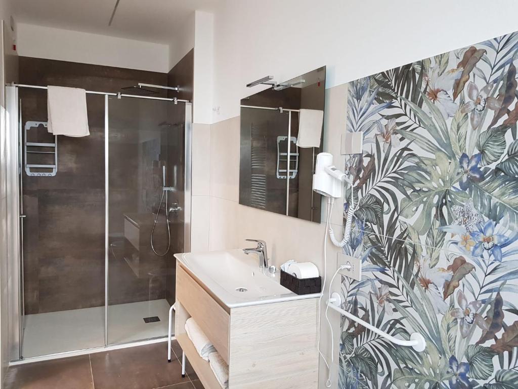 Gallery image of Hotel Pace in Brenzone sul Garda