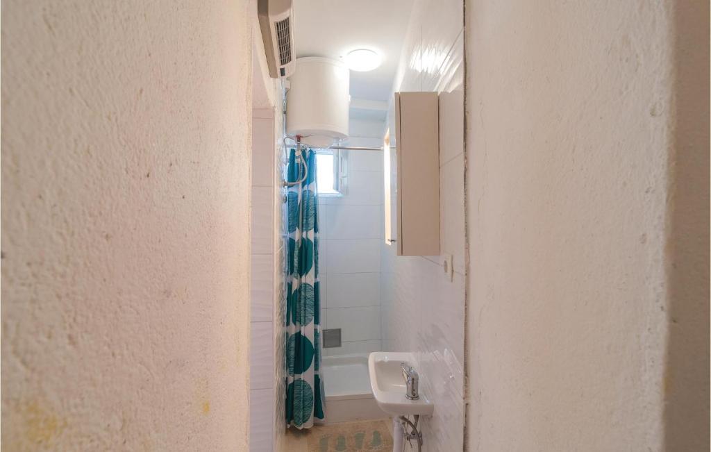 Kúpeľňa v ubytovaní Apartment Omis Put Borka V