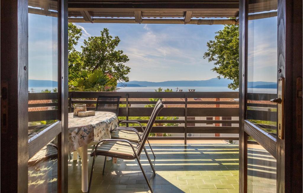 2 Bedroom Stunning Apartment In Njivice