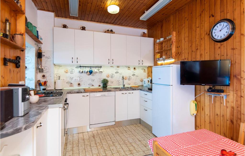 Kuchyň nebo kuchyňský kout v ubytování Holiday Home Orebic With Sea View I