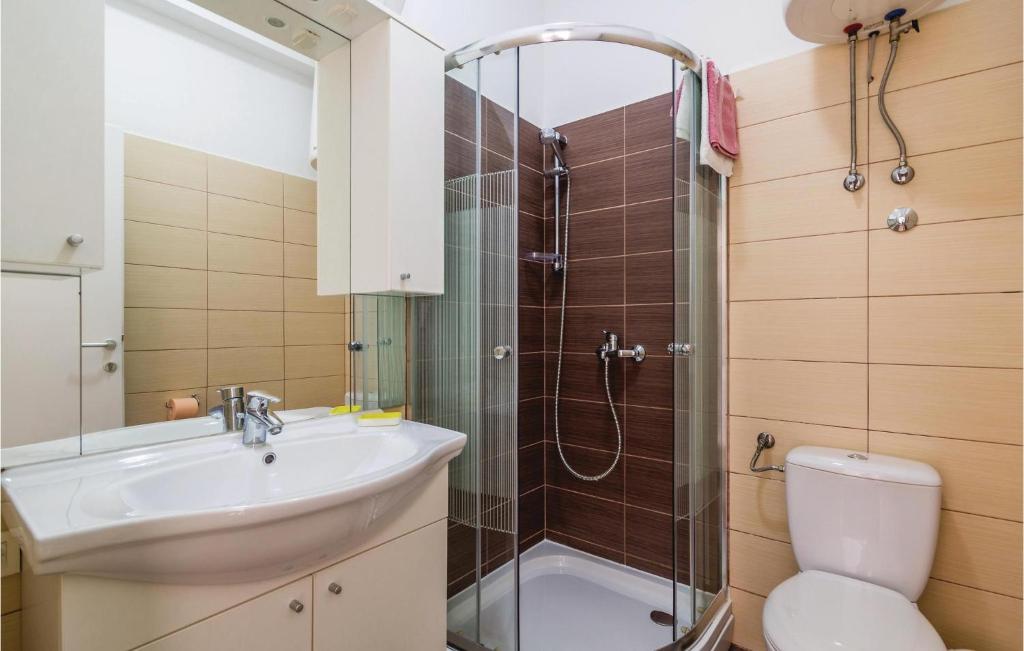 Kúpeľňa v ubytovaní 2 Bedroom Beautiful Home In Selce