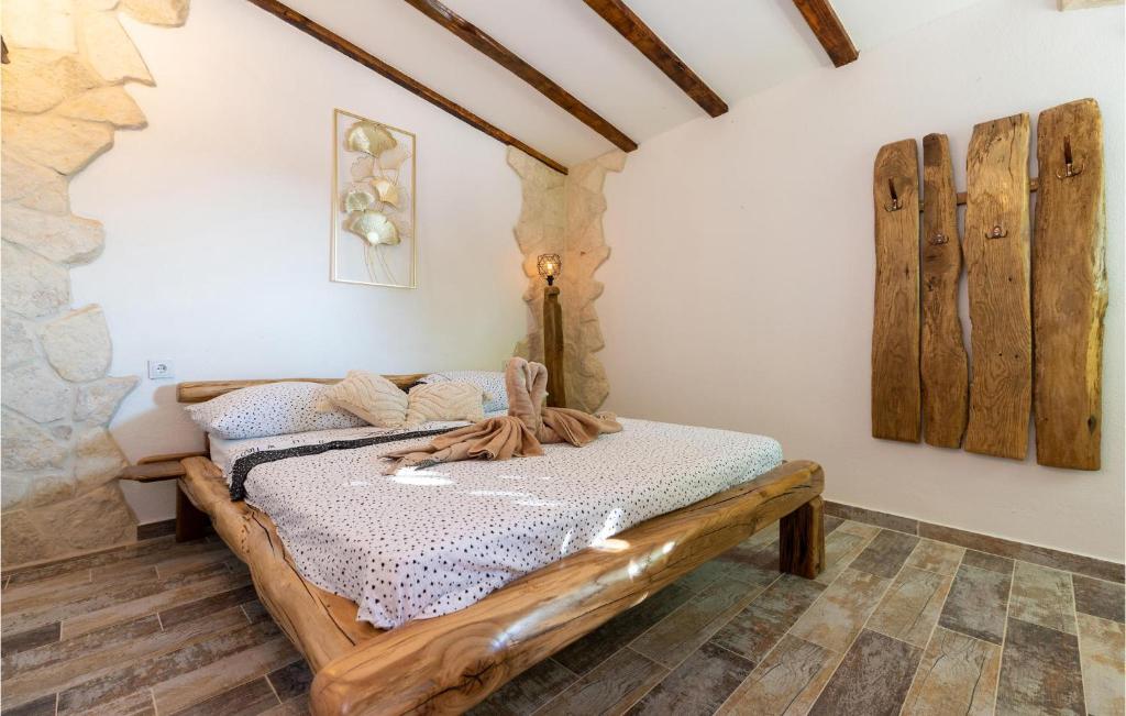 Posteľ alebo postele v izbe v ubytovaní 2 Bedroom Beautiful Home In Benkovac