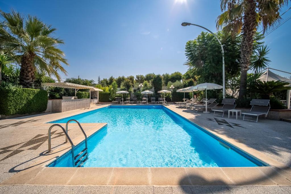 Bazén v ubytovaní Hotel Villa alebo v jeho blízkosti