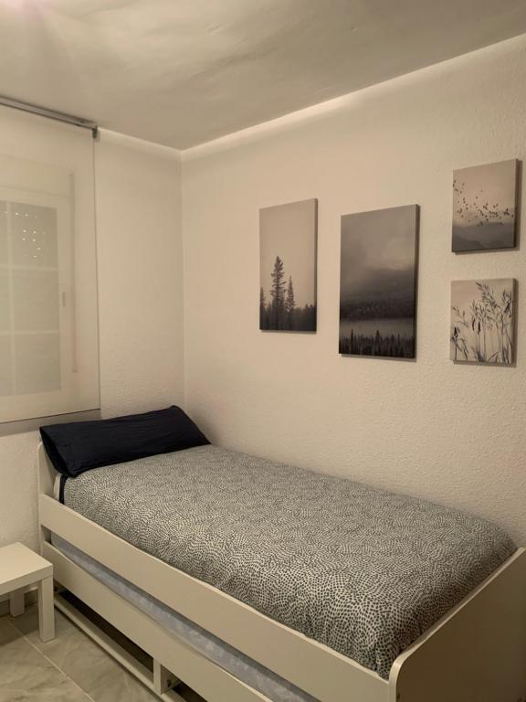 Postel nebo postele na pokoji v ubytování Apartamento Carihuela a 300 metros playa