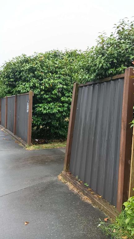 2 Double Beds including 1 Sofa Bed Garden Charlet unit C, 9 Steles Lane, Rotorua - Resim 2