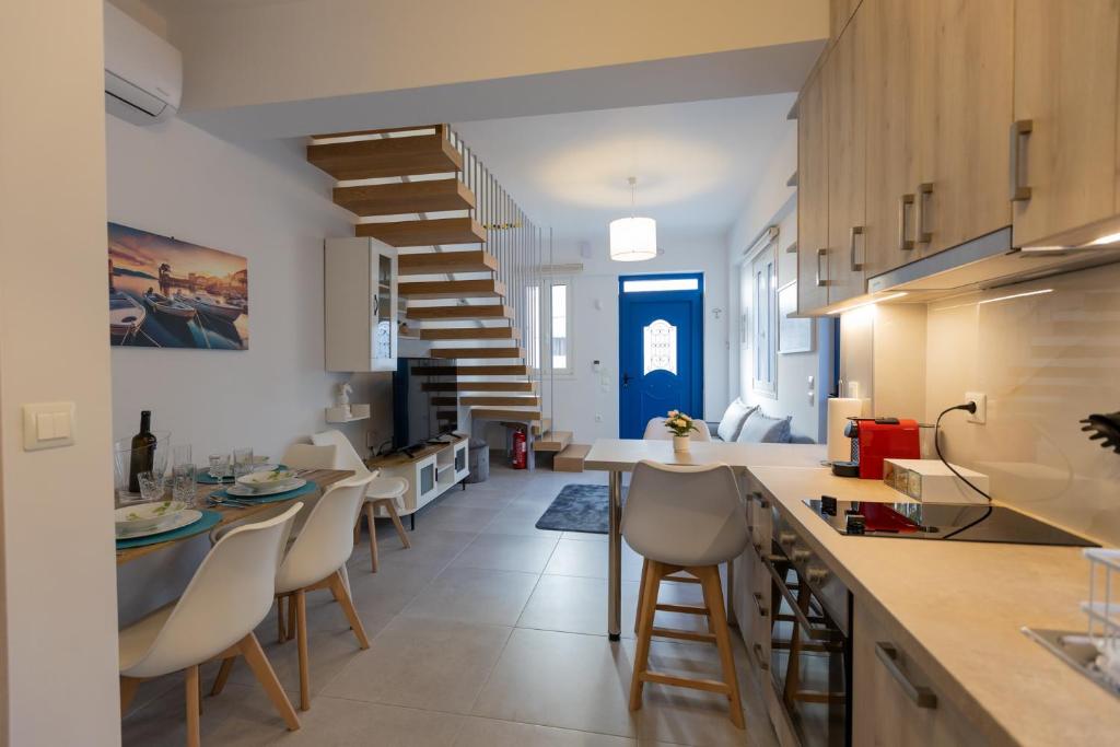 Kuchyň nebo kuchyňský kout v ubytování Halcyon Days Maisonettes Nafpaktos