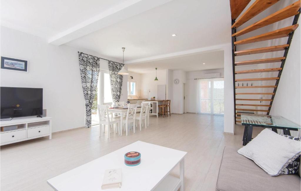 Fotografie z fotogalerie ubytování Three-Bedroom Holiday Home In Zrnovo v destinaci Korčula