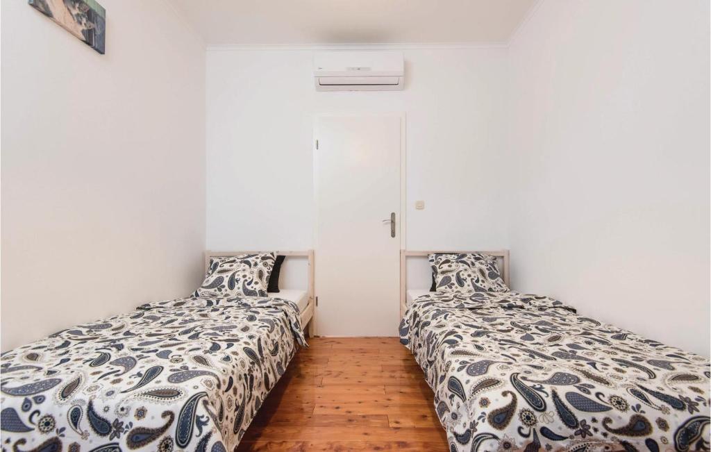 Fotografie z fotogalerie ubytování Three-Bedroom Holiday Home In Zrnovo v destinaci Korčula