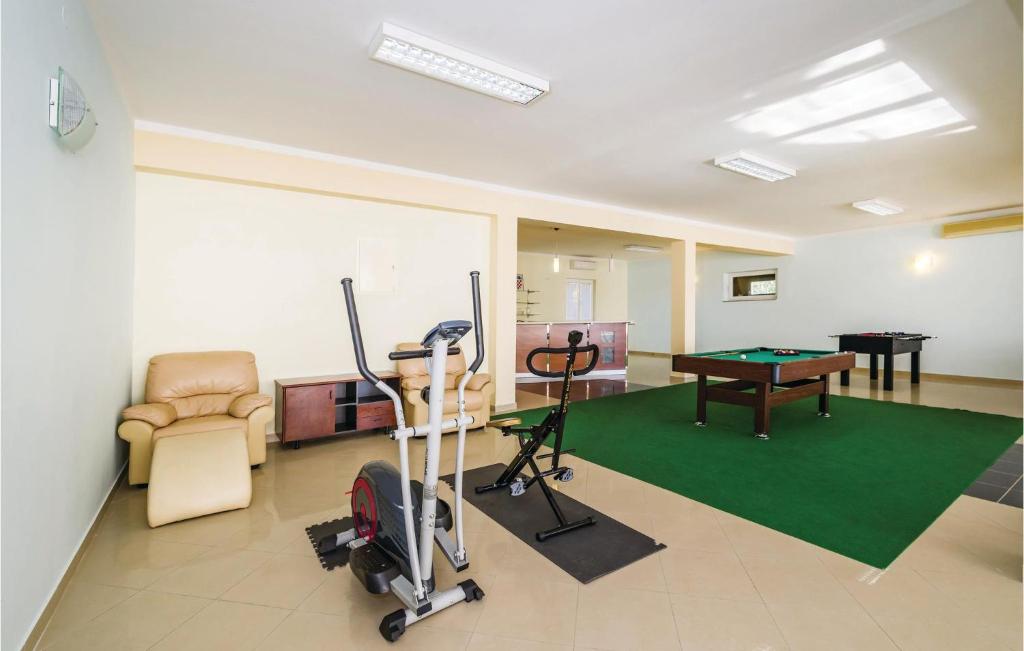Posilňovňa alebo fitness centrum v ubytovaní Holiday Home Debeljak With Sea View Xiv