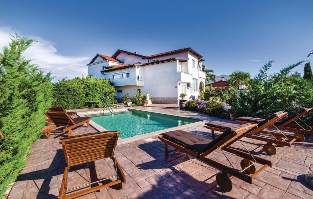 Bazén v ubytovaní Holiday Home Debeljak With Sea View Xiv alebo v jeho blízkosti