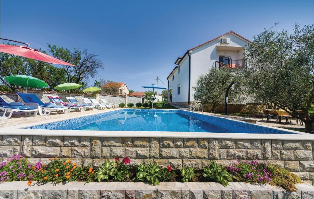 Bazén v ubytovaní Activity Holiday Home In Kakma alebo v jeho blízkosti