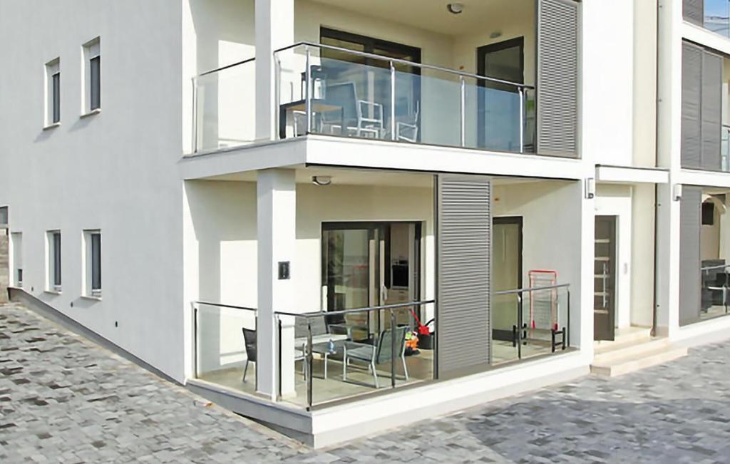 Budova, v ktorej sa apartmán nachádza