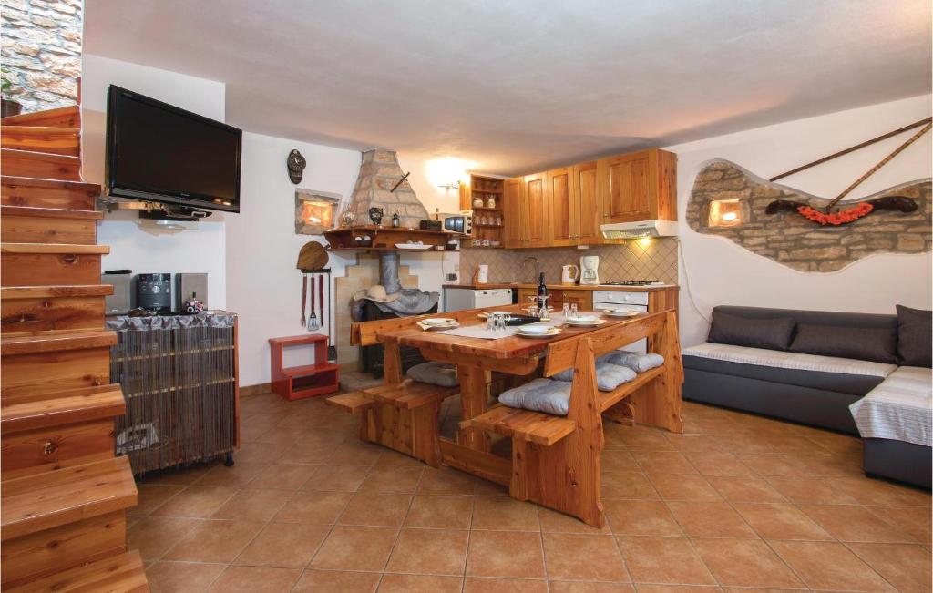 Lovely Home In Svetvincenat With Wifi - Two-Bedroom Holiday Home
