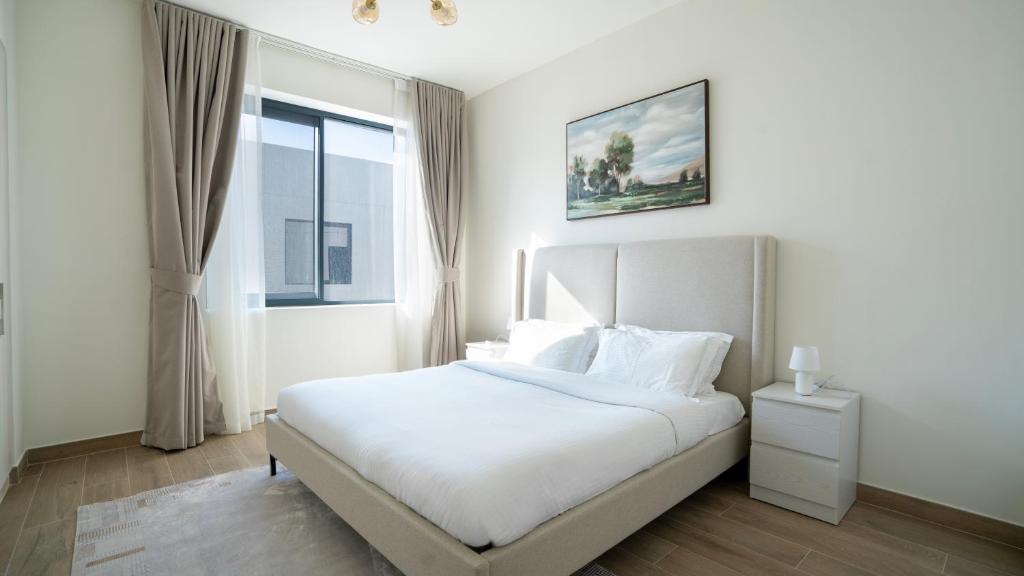 Postel nebo postele na pokoji v ubytování 4br Luxury Villa Yas Island Near F1