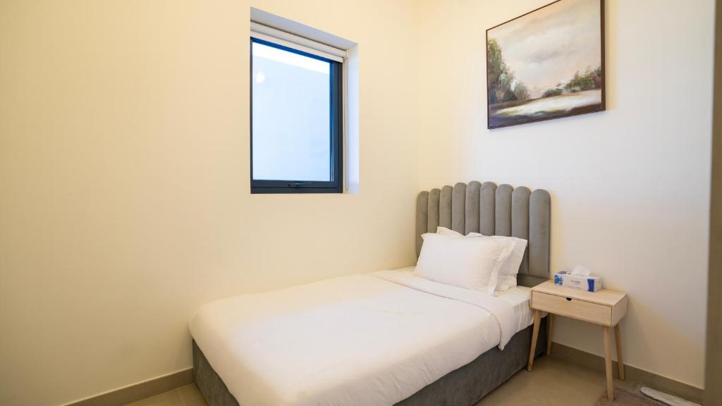 Postel nebo postele na pokoji v ubytování 4br Luxury Villa Yas Island Near F1
