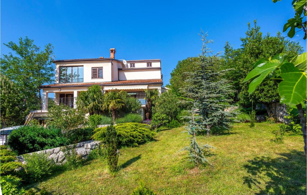 Vonkajšia záhrada v ubytovaní Pet Friendly Home In Jadranovo