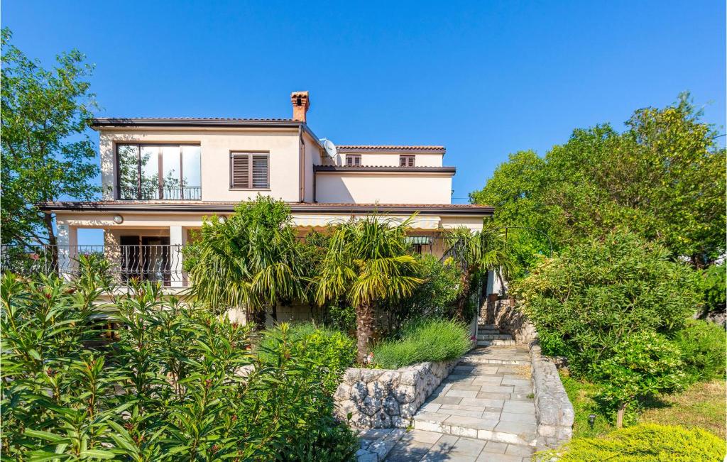 Vonkajšia záhrada v ubytovaní Pet Friendly Home In Jadranovo