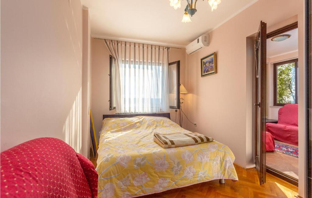 Posteľ alebo postele v izbe v ubytovaní Pet Friendly Home In Jadranovo