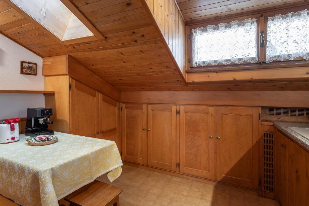 Kuchyň nebo kuchyňský kout v ubytování ATTICO Lodge