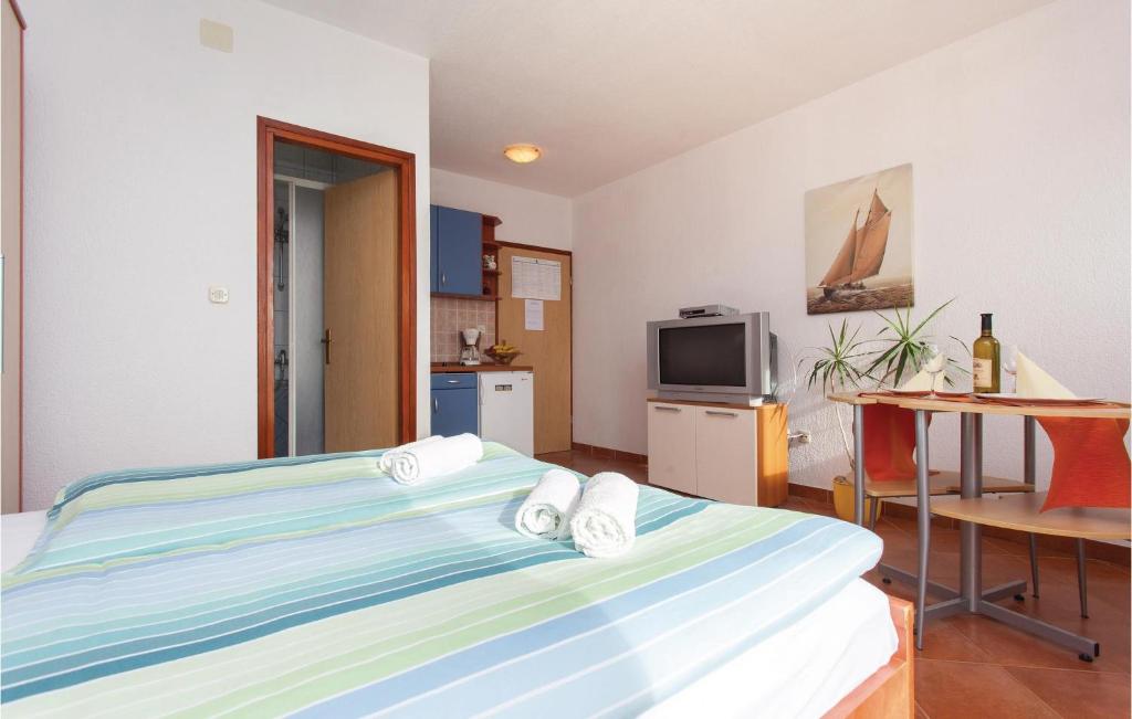 Lovely Apartment In Kornic With Wifi - Appartement