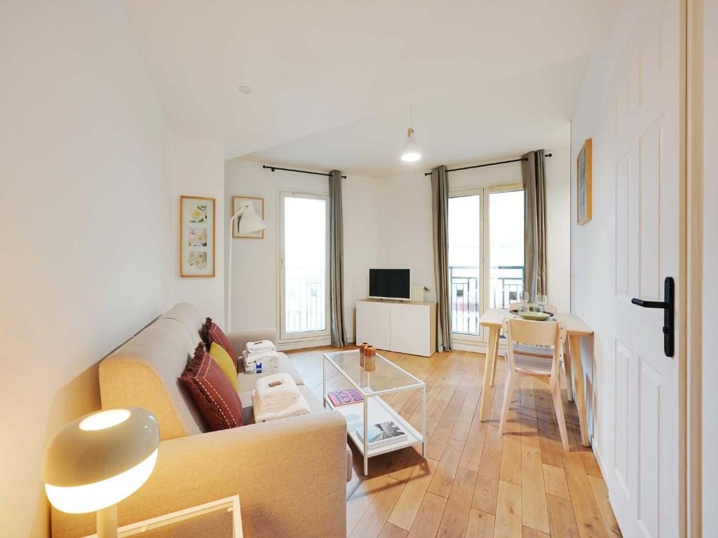 Televisyen dan/atau pusat hiburan di Modern studio 2P - Courbevoie La Défense