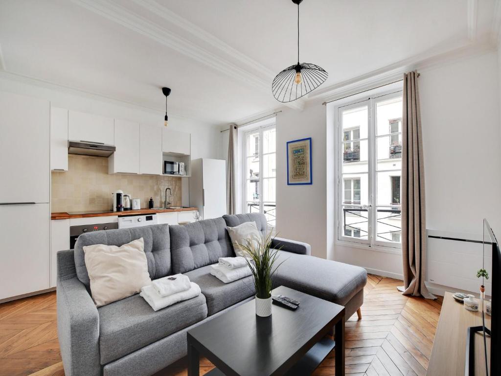 Charming flat near Grands Boulevards
