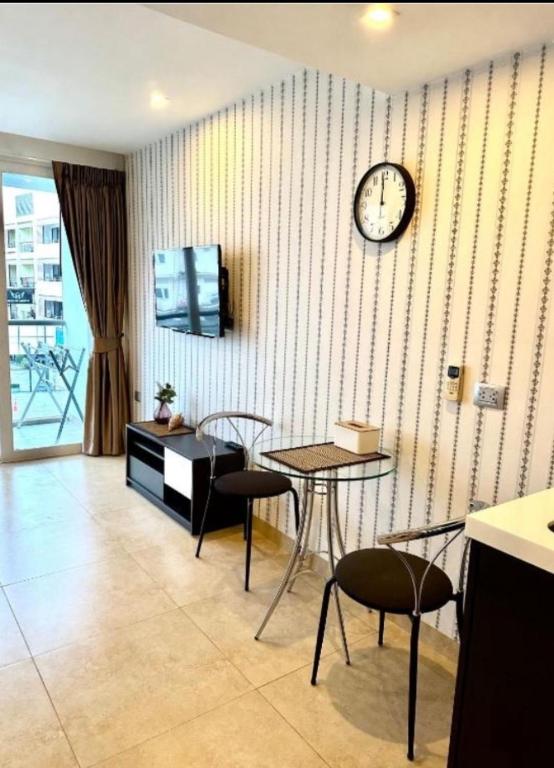 TV a/nebo společenská místnost v ubytování Centara Pattaya Apartment