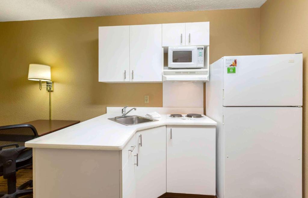 Kuchyň nebo kuchyňský kout v ubytování Extended Stay America Select Suites - Salt Lake City - Sandy