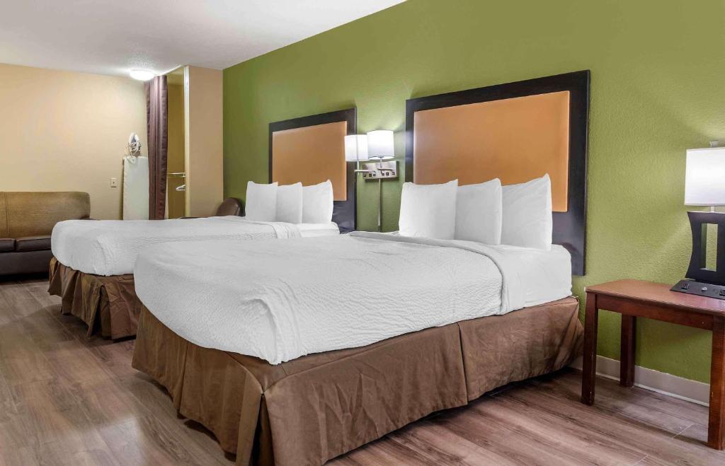 Postel nebo postele na pokoji v ubytování Extended Stay America Select Suites - Salt Lake City - Sandy