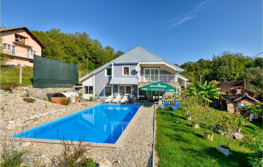 Beautiful Home In Nespes With Jacuzzi