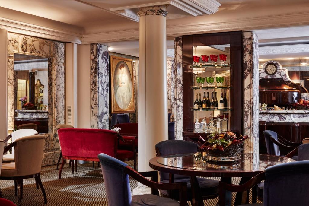 Posezení v ubytování Hotel Lord Byron - Small Luxury Hotels of the World