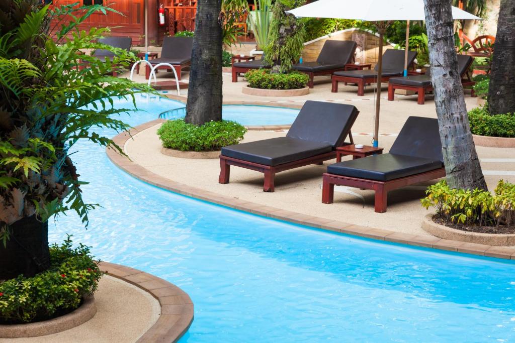 Royal Phawadee Village Patong - 2 Minutes walk to the beach - Resim 7