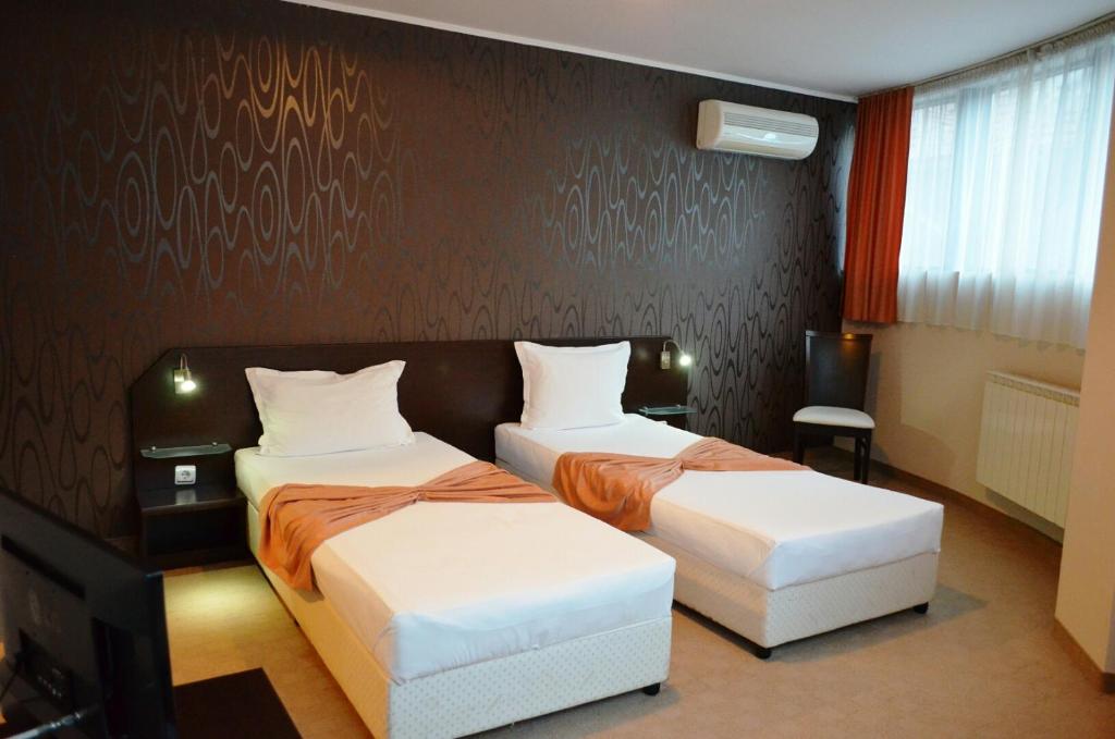 Riverside Family Hotel - 双子 の 部屋