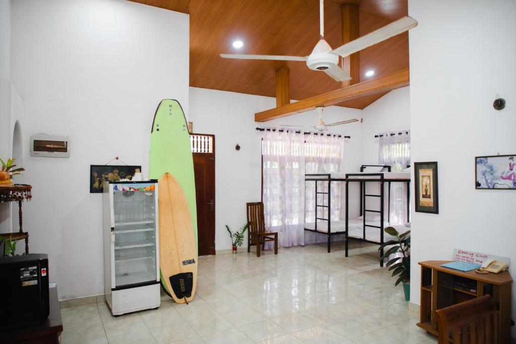 Kuchyň nebo kuchyňský kout v ubytování Surf Hostel Hiriketiya